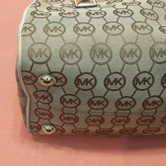 MICHAEL KORS SATCHEL - Picture 3 of 4