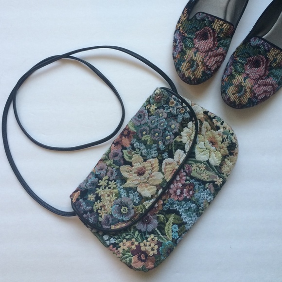 Handbags - Vintage Print Purse