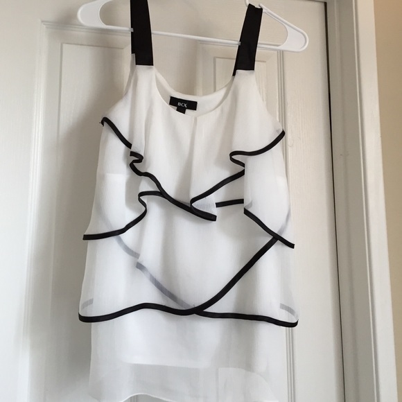 Black and white sheet ruffled blouse - Picture 1 of 3