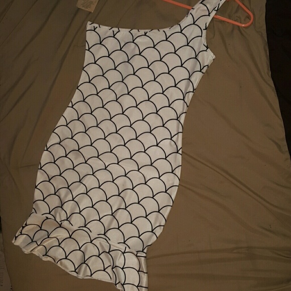 NWOT Blk n white summer dress