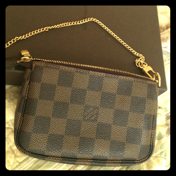 💥SOLD💥✨Louis Vuitton mini pochette
