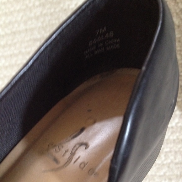 DONATED-Black flat shoes - Picture 2 of 4