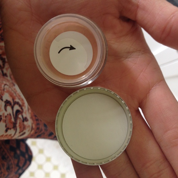 ❌SOLD ❌ Bare Minerals Brightening Eyeshadow - Picture 3 of 3