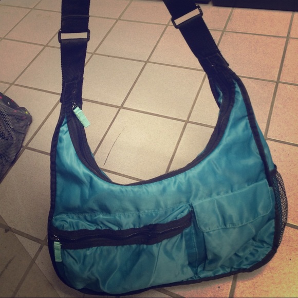 Thirty-one explorista cross body