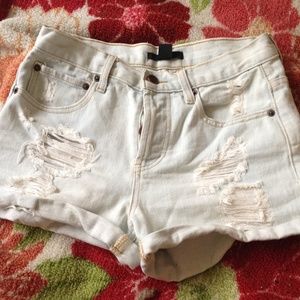 Distressed high wasted shorts
