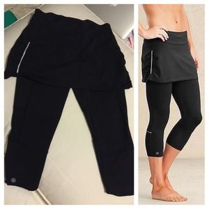 Athleta Contender 2 in 1 Yoga Skirt Capri