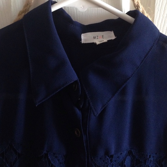 Sheer/lace collared chiffon shirt - Picture 2 of 3