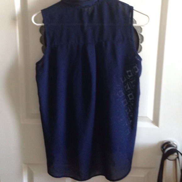 Sheer/lace collared chiffon shirt - Picture 3 of 3