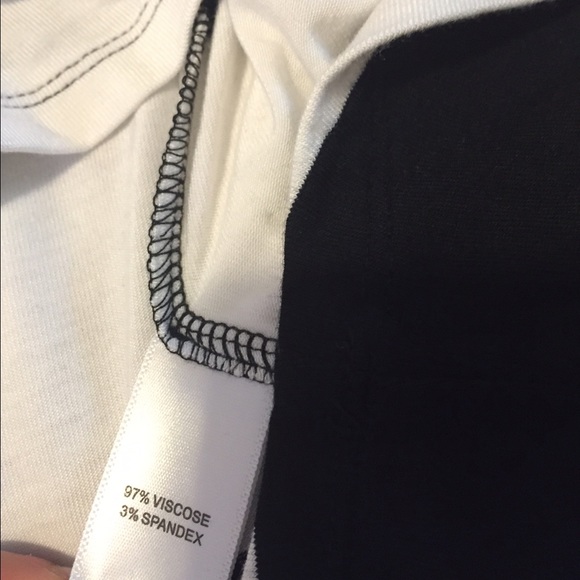 1 hour🌷Black & white Striped top🌷 - Picture 3 of 4