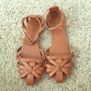 Sandals/flats