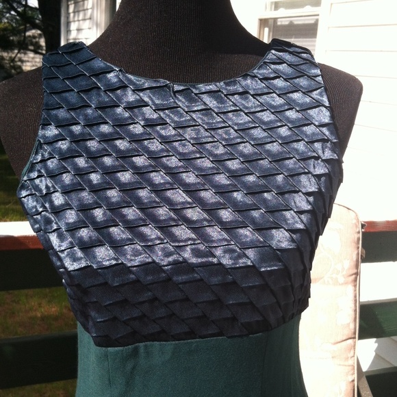 TERRIFIC TEIL DRESS - Picture 2 of 3