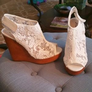 Lucky Brand "Rezdah" Wedge