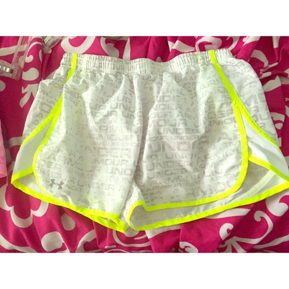 Neon yellow under armour shorts🌼
