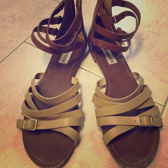 Steve Madden two toned sandals