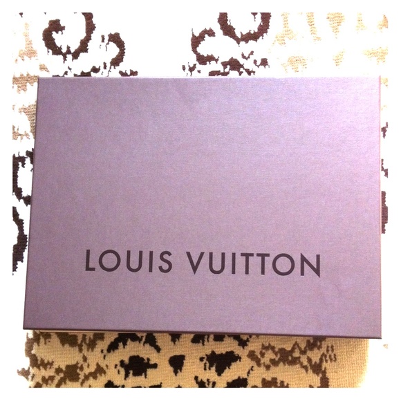 Louis Vuitton empty purse box.