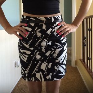 Black and white mini