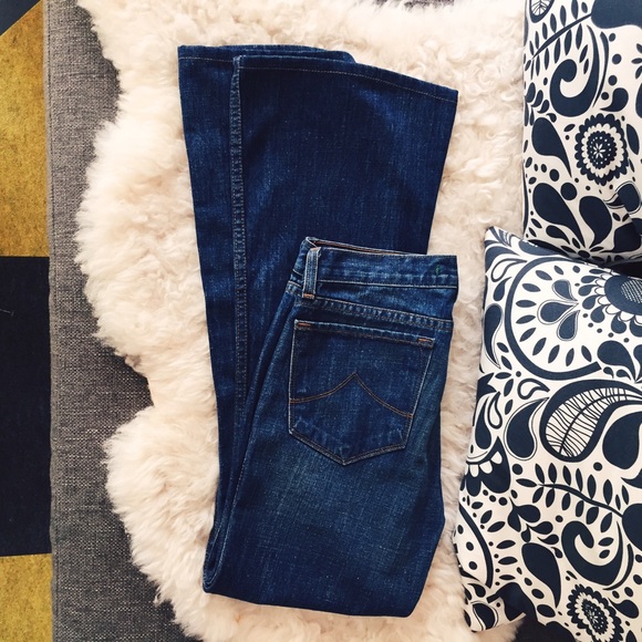 J Brand Denim - ⚡️️️FLASH SALE⚡️J BRAND FLARED JEANS 27/30
