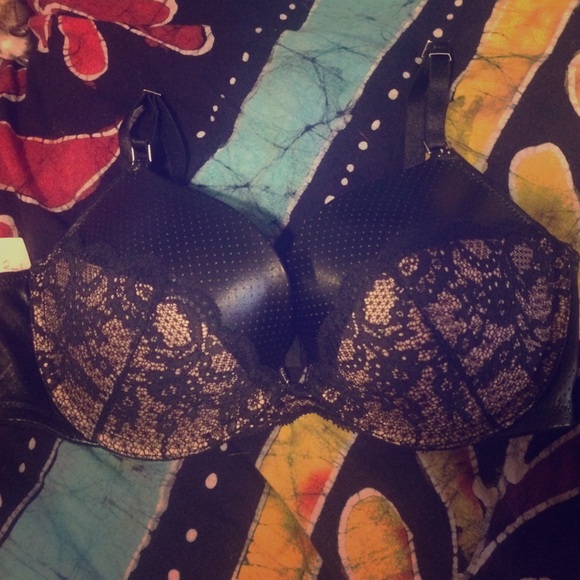 LOWEST 34d very sexy push up pleather bra NWT