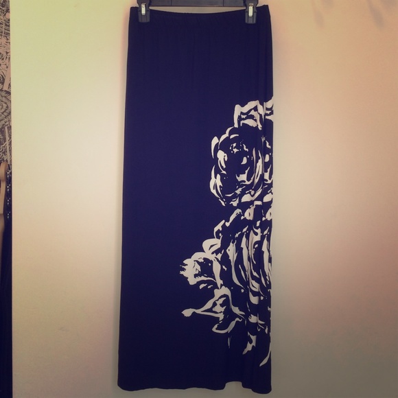 Chico's Dresses & Skirts - 🔲🌹Long Skirt