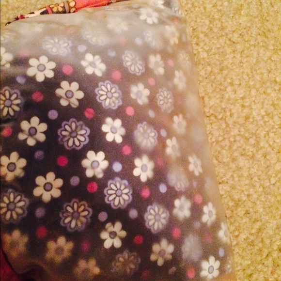 Vera Bradley makeup bag. 💜 - Picture 4 of 4