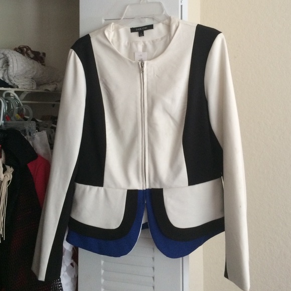 Cute business blazer! Never worn.