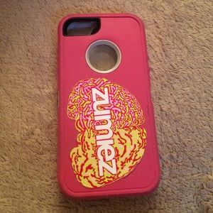 Pink iPhone 5/s outterbox.