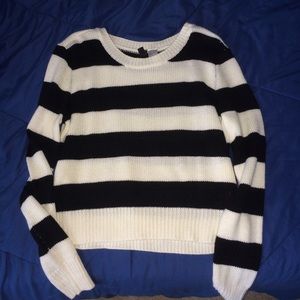 Striped sweater 💕