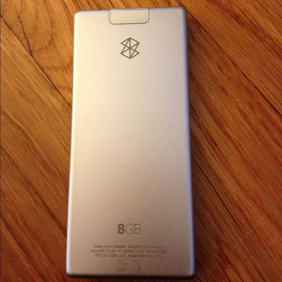 MP3 player - Picture 2 of 2