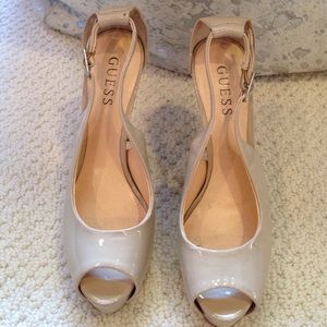 Guess Nude Pumps