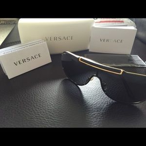 Versace! Versace! Versace! Sunglasses! No Trade.