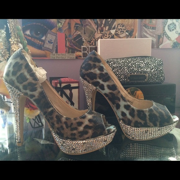 Blue leopard swarovski crystals 💕CUSTOM MADE💕 - Picture 4 of 4