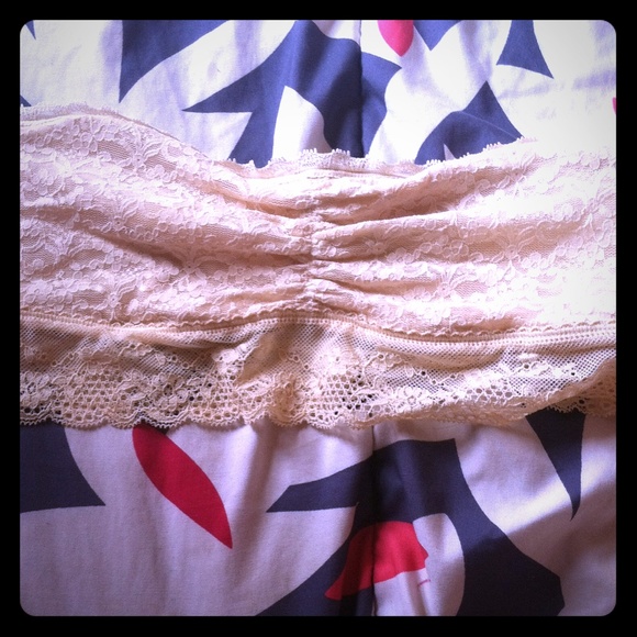 Off-white lace aerie bandeau
