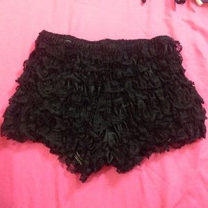 Leg avenue ruffle shorts