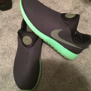 Nike roshe run size 13