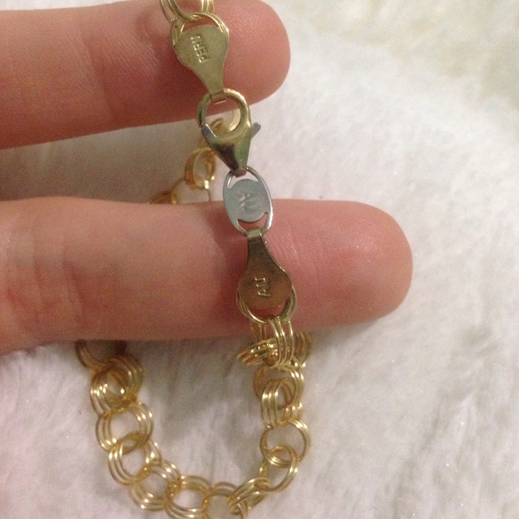 Golden Link Bracelet - Picture 2 of 3