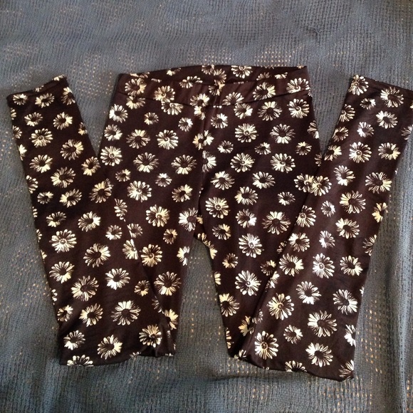 ✨SOLD✨ Daisy Leggings