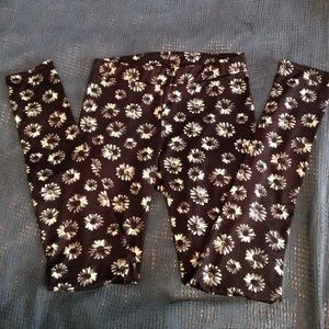 ✨SOLD✨ Daisy Leggings