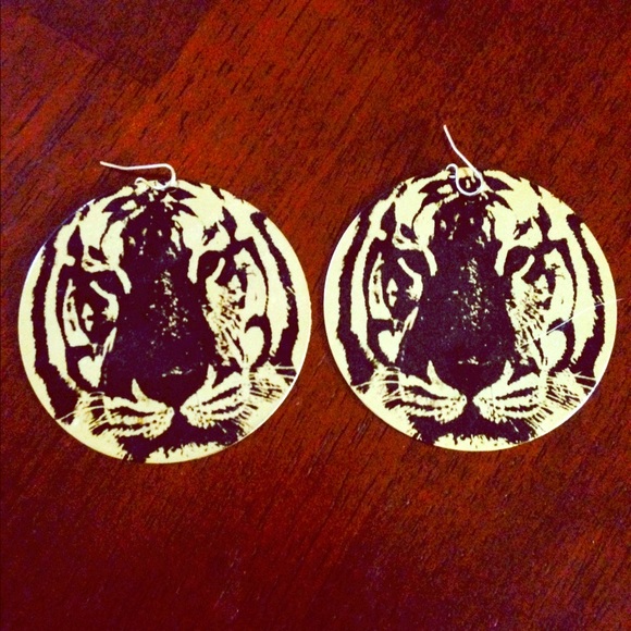Lion Earings. Rawr.