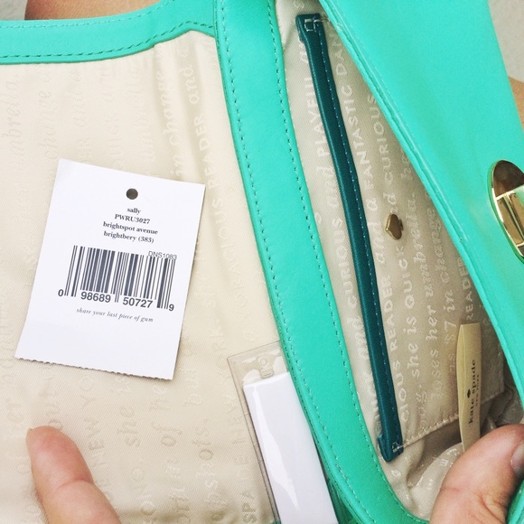 Sold ✔️🎉Kate Spade green purse - Picture 2 of 4
