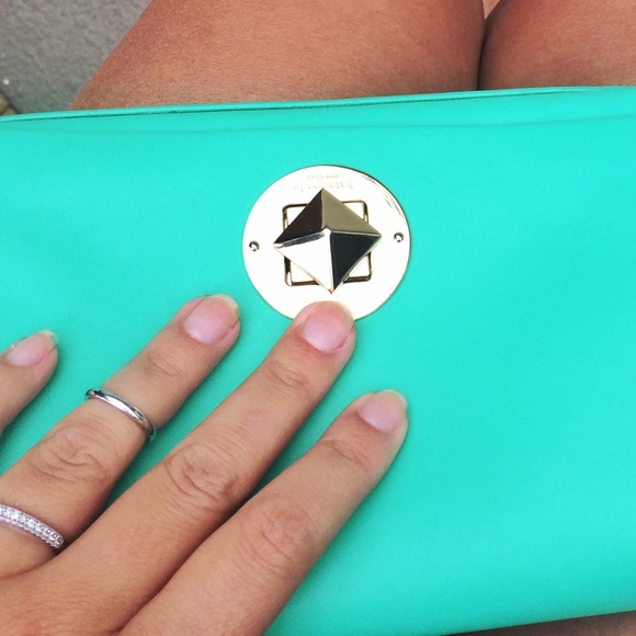 Sold ✔️🎉Kate Spade green purse - Picture 4 of 4