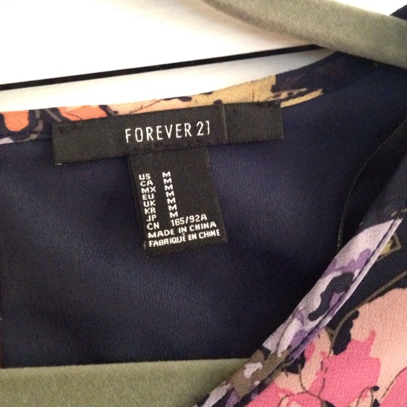 Forever 21 Floral Short Sleeve Dress - Picture 4 of 4