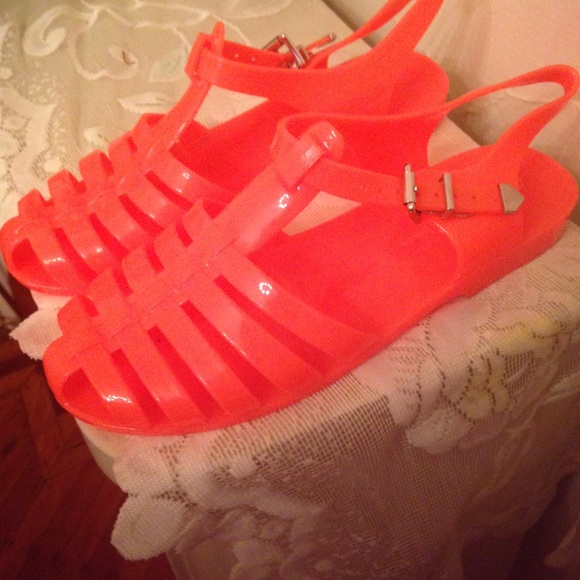 Bright neon orange pinkish jellies✨