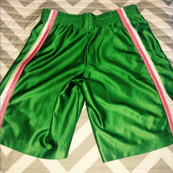 Girls Nike Basketball Shorts - Picture 2 of 3