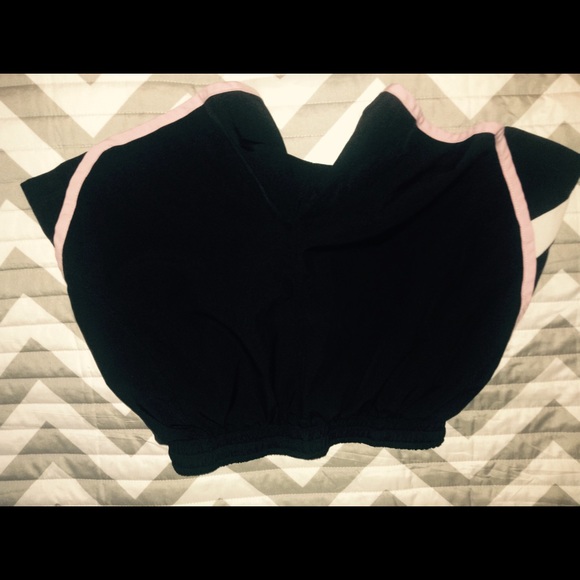 Girls Performance Nike running shorts - Picture 2 of 3