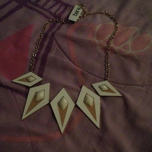 Bar III NECKLACE