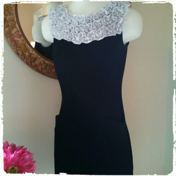 🎉HP! SANGRIA IVORY & BLACK RUFFLE NECKLINE DRESS - Picture 4 of 4