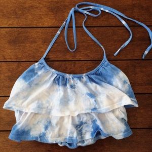 • cloudy halter croptop •