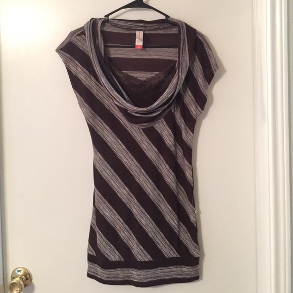 🔥Brown striped cowl neck with lace underlay