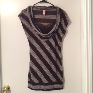 🔥Brown striped cowl neck with lace underlay