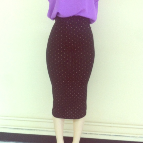 Black pencil skirt with gold studs - Picture 1 of 2